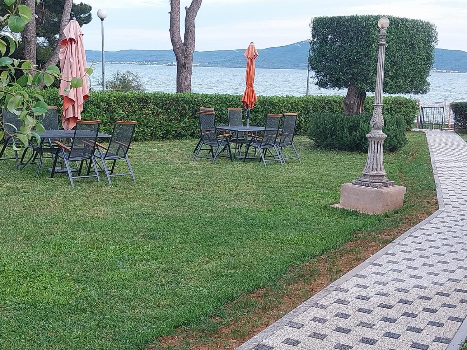 Sukošan Apartments Becky On A Sandy Beach Without Crowd מראה חיצוני תמונה