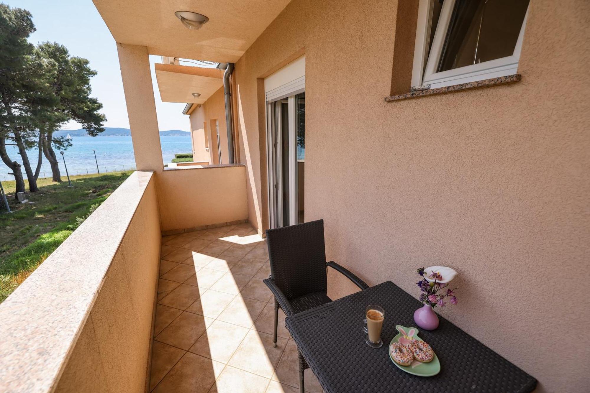 Sukošan Apartments Becky On A Sandy Beach Without Crowd מראה חיצוני תמונה