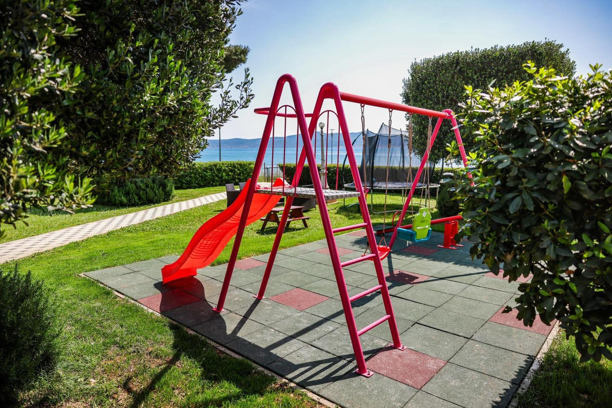 Sukošan Apartments Becky On A Sandy Beach Without Crowd מראה חיצוני תמונה