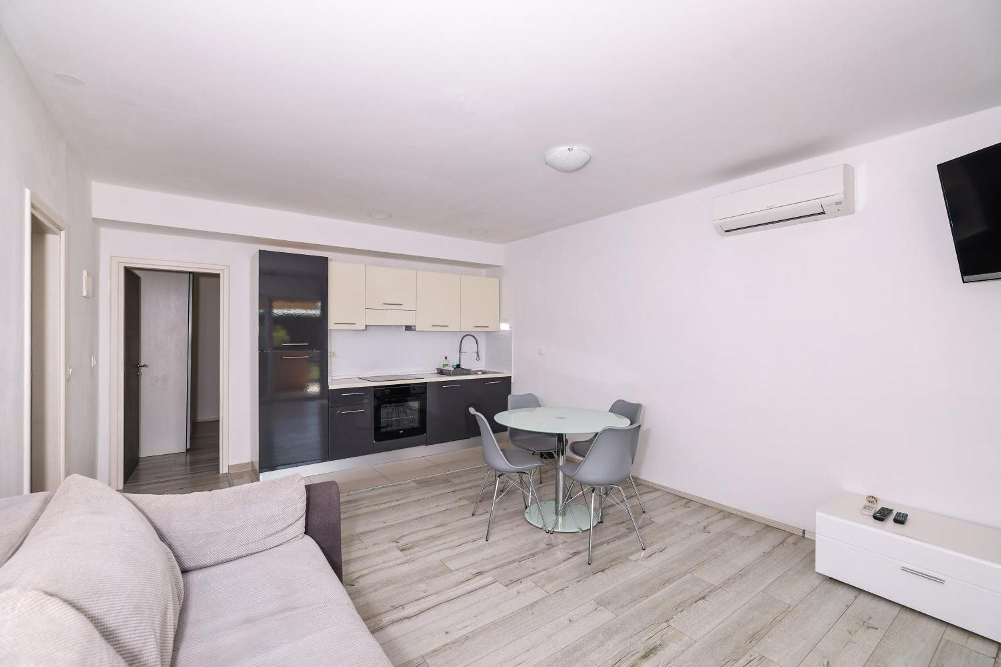 Sukošan Apartments Becky On A Sandy Beach Without Crowd מראה חיצוני תמונה